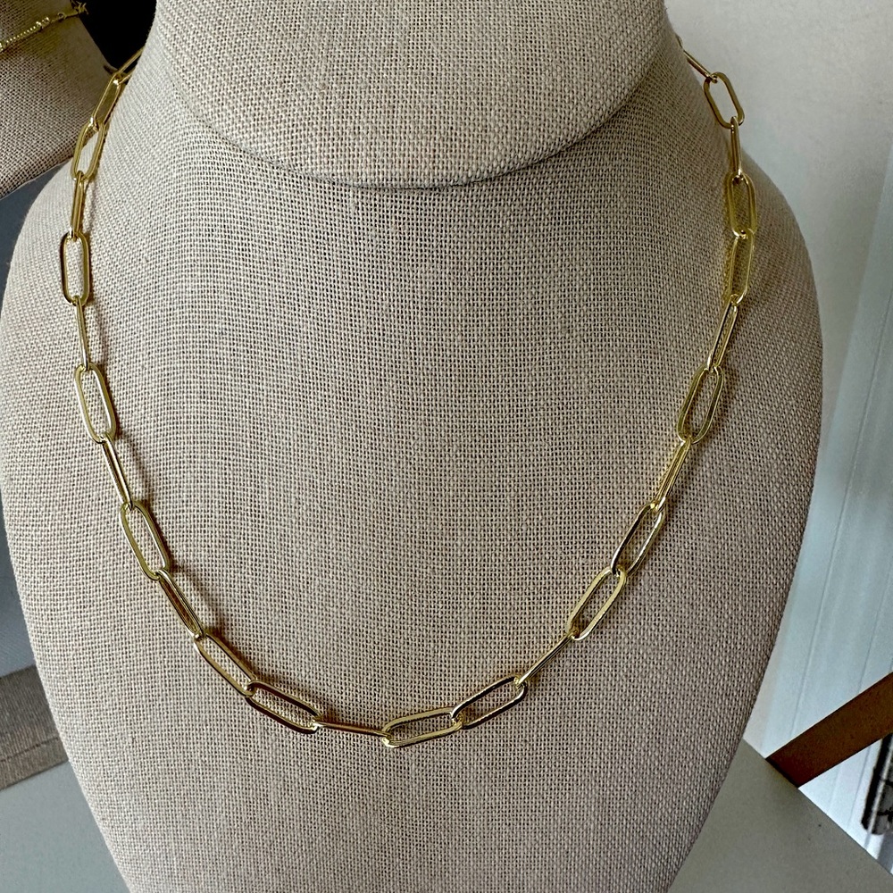 Paper clip chain 17 inch